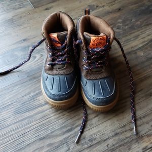 Toddler boy boots
